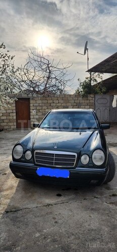 Mercedes E 240 1998, 335,200 km - 2.4 l - Tovuz