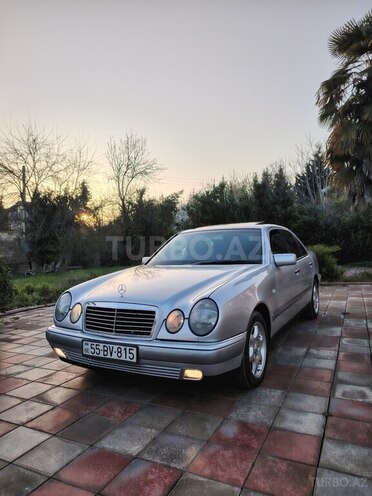 Mercedes E 240 1997, 298,000 km - 2.4 l - Masallı
