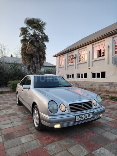 Mercedes E 240 1997, 298,000 km - 2.4 l - Masallı