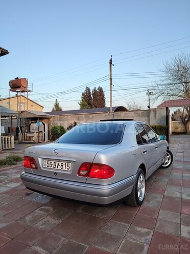 Mercedes E 240 1997, 298,000 km - 2.4 l - Masallı
