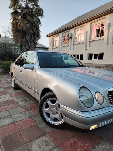 Mercedes E 240 1997, 298,000 km - 2.4 l - Masallı