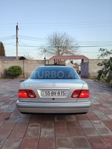 Mercedes E 240 1997, 298,000 km - 2.4 l - Masallı