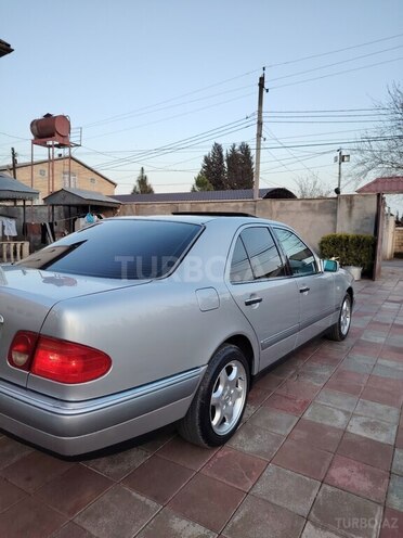 Mercedes E 240 1997, 298,000 km - 2.4 l - Masallı