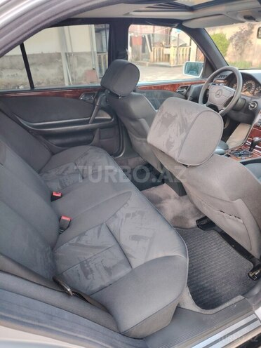 Mercedes E 240 1997, 298,000 km - 2.4 l - Masallı