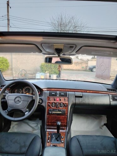 Mercedes E 240 1997, 298,000 km - 2.4 l - Masallı