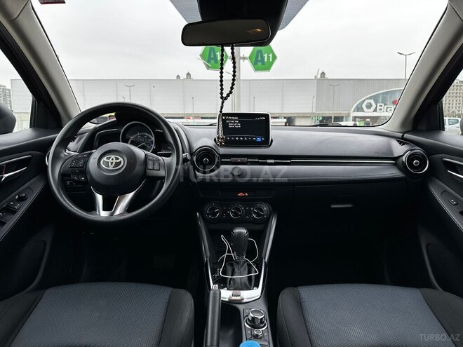 Toyota Yaris iA 2018, 123,000 km - 1.5 л - Bakı