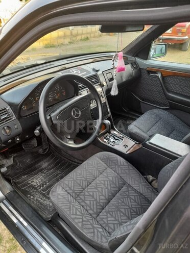 Mercedes C 220 1994, 196,655 km - 2.2 л - Tovuz