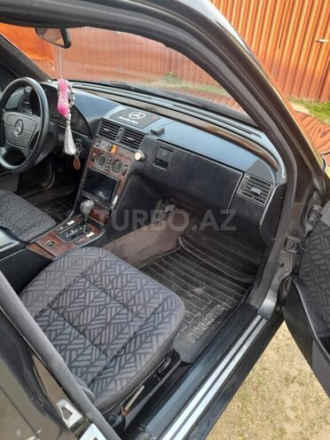 Mercedes C 220 1994, 196,655 km - 2.2 л - Tovuz