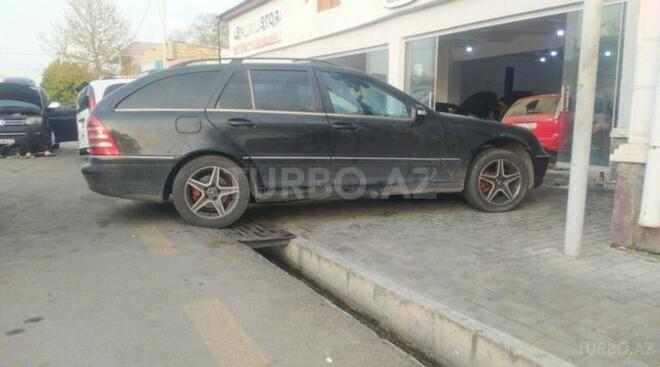 Mercedes C 270 2001, 240,000 km - 2.7 l - Şəmkir