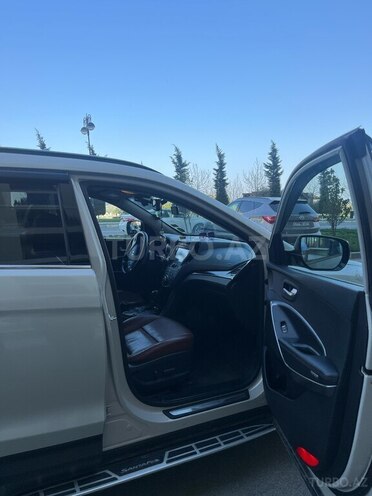 Hyundai Santa Fe-11