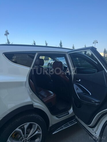 Hyundai Santa Fe-13