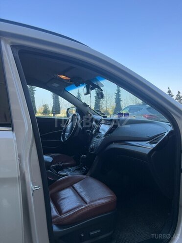 Hyundai Santa Fe-12