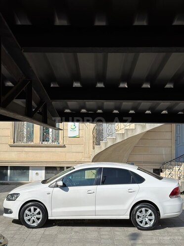 Volkswagen Polo 2013, 293,500 km - 1.6 l - Bakı