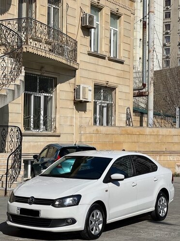 Volkswagen Polo 2013, 293,500 km - 1.6 l - Bakı