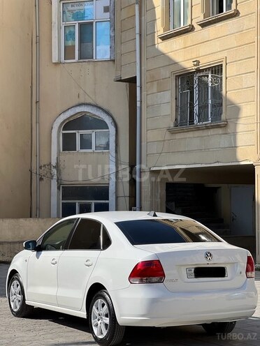 Volkswagen Polo 2013, 293,500 km - 1.6 l - Bakı