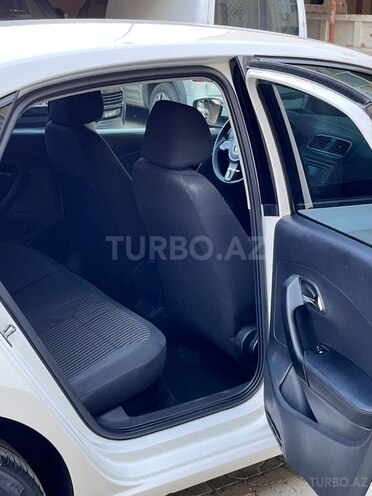 Volkswagen Polo 2013, 293,500 km - 1.6 l - Bakı