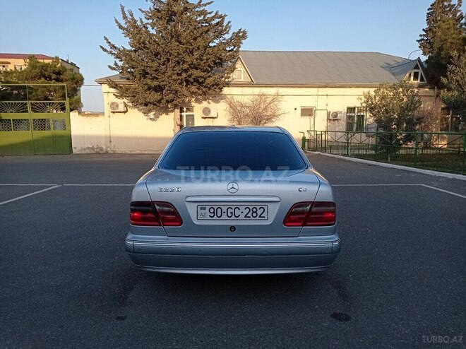 Mercedes E 220 d 1999, 402,000 km - 2.2 л - Bakı