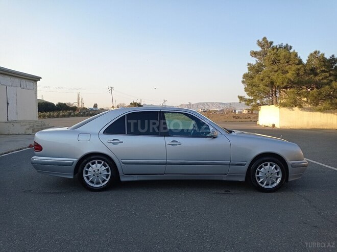 Mercedes E 220 d 1999, 402,000 km - 2.2 л - Bakı