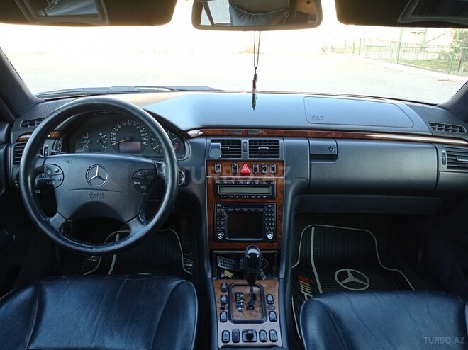 Mercedes E 220 d 1999, 402,000 km - 2.2 л - Bakı