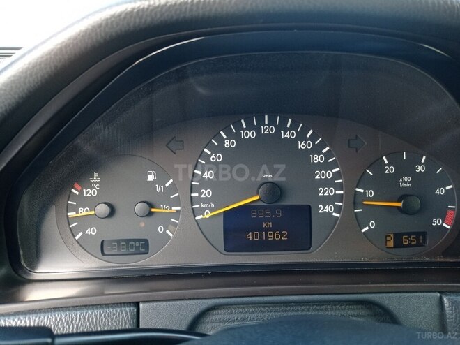 Mercedes E 220 d 1999, 402,000 km - 2.2 л - Bakı