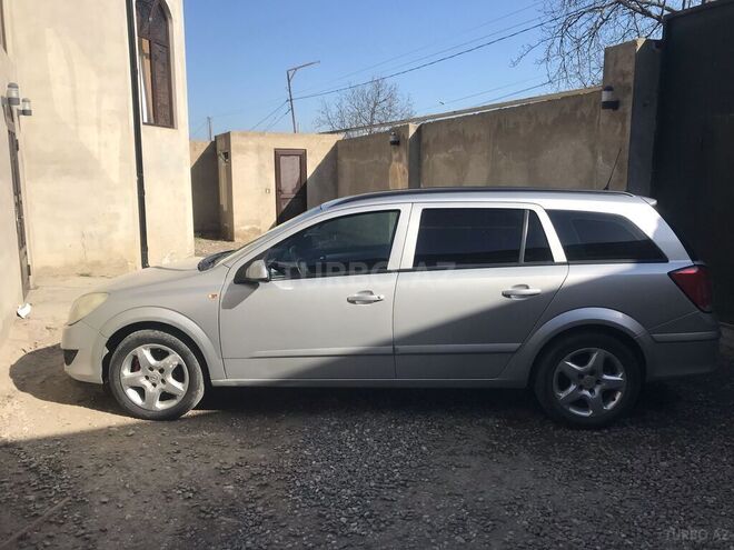 Opel Astra 2007, 310,000 km - 1.4 l - Quba