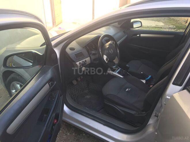 Opel Astra 2007, 310,000 km - 1.4 l - Quba