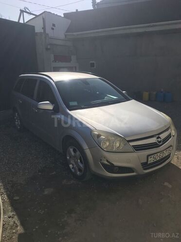 Opel Astra 2007, 310,000 km - 1.4 l - Quba