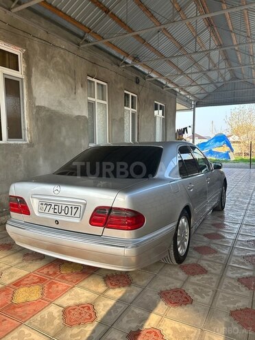 Mercedes E 240 1999, 359,050 km - 2.4 l - Bərdə