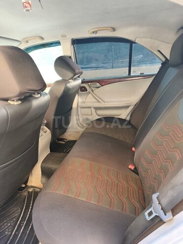 Mercedes E 220 d 2001, 455,000 km - 2.2 l - Sumqayıt