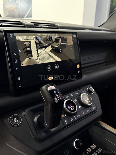 Land Rover Defender-9