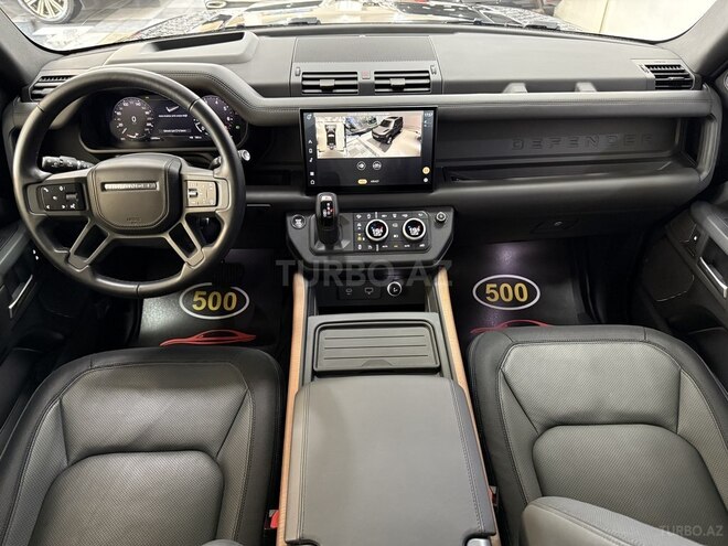 Land Rover Defender-7