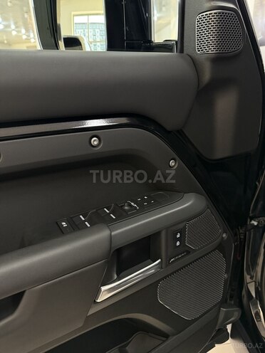 Land Rover Defender-14