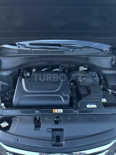 Hyundai Santa Fe-15