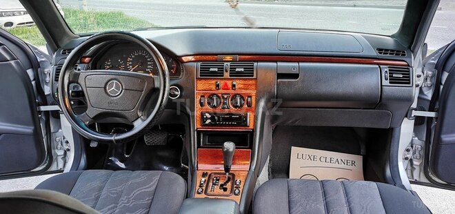 Mercedes E 220 d 1999, 234,000 km - 2.2 л - Sumqayıt