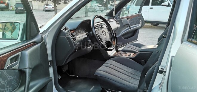Mercedes E 220 d 1999, 234,000 km - 2.2 л - Sumqayıt