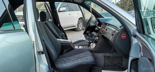 Mercedes E 220 d 1999, 234,000 km - 2.2 л - Sumqayıt