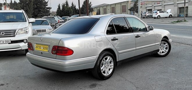 Mercedes E 220 d 1999, 234,000 km - 2.2 л - Sumqayıt
