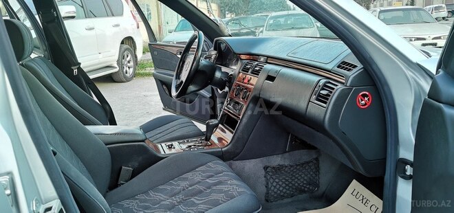 Mercedes E 220 d 1999, 234,000 km - 2.2 л - Sumqayıt
