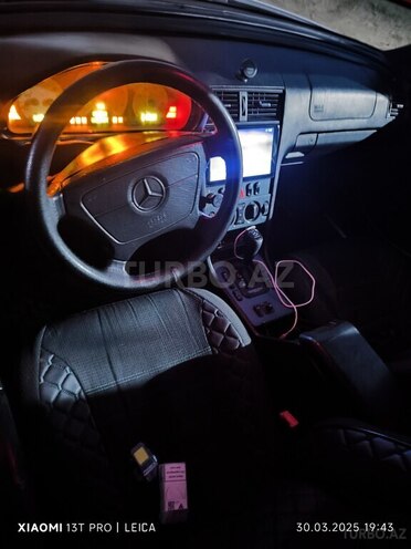 Mercedes C 230 2000, 187,000 km - 2.3 l - Bakı