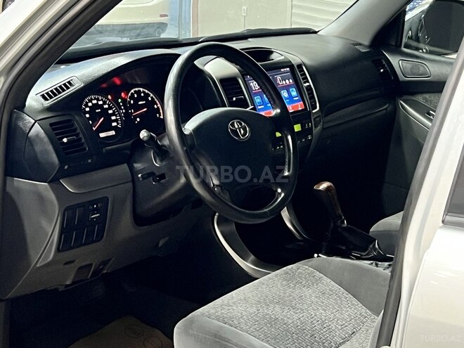 Toyota Land Cruiser Prado-16