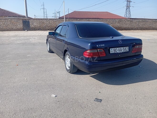 Mercedes E 230 1996, 300,000 km - 2.3 l - Sumqayıt
