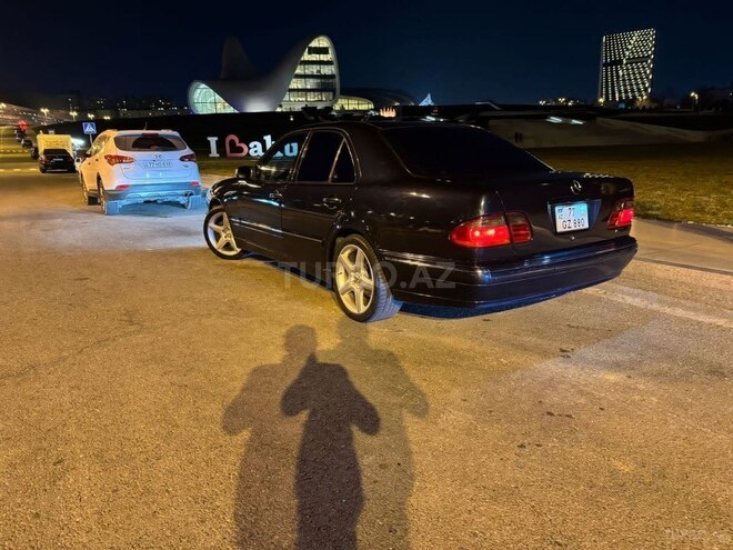 Mercedes E 320 2000, 180,000 km - 3.2 l - Bakı