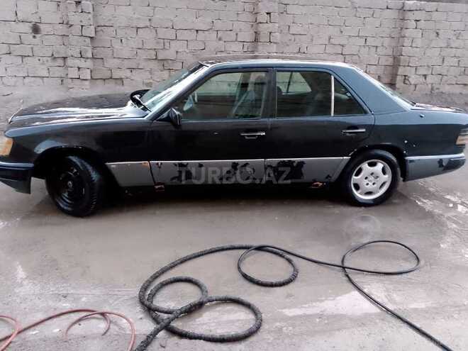 Mercedes E 250 1991, 300,067 km - 2.5 l - Bakı