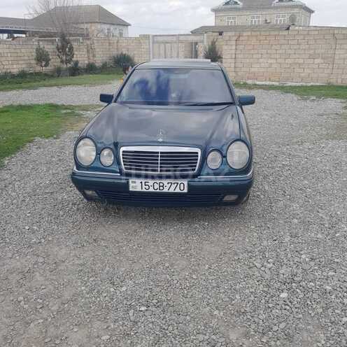 Mercedes E 240 1999, 223,000 km - 2.4 l - Salyan
