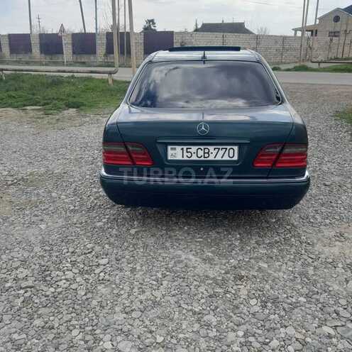 Mercedes E 240 1999, 223,000 km - 2.4 l - Salyan