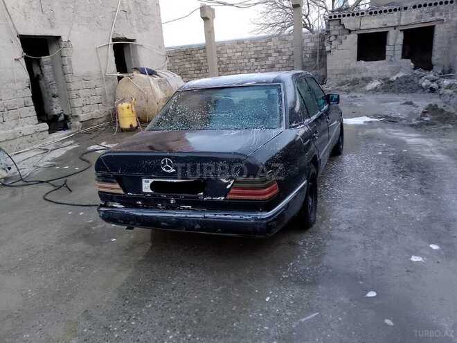Mercedes E 250 1991, 300,067 km - 2.5 l - Bakı