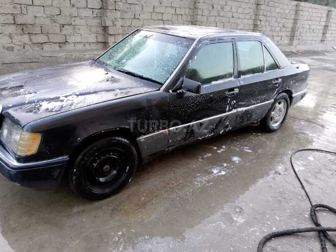 Mercedes E 250 1991, 300,067 km - 2.5 l - Bakı