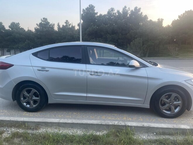 Hyundai Avante 2015, 128,000 km - 1.6 л - Bakı
