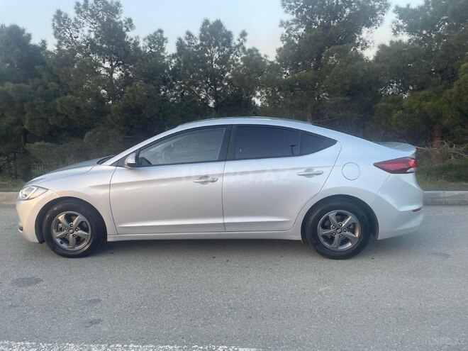 Hyundai Avante 2015, 128,000 km - 1.6 л - Bakı