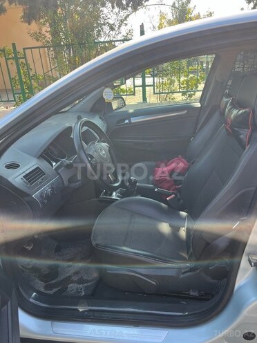 Opel Astra 2009, 305,000 km - 1.3 l - Bakı